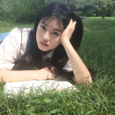 云裳艳后封面